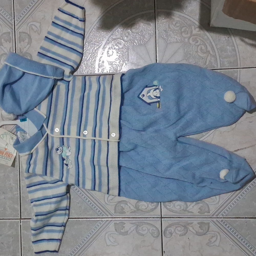 Glynne percy. 2 piece baby outfit.